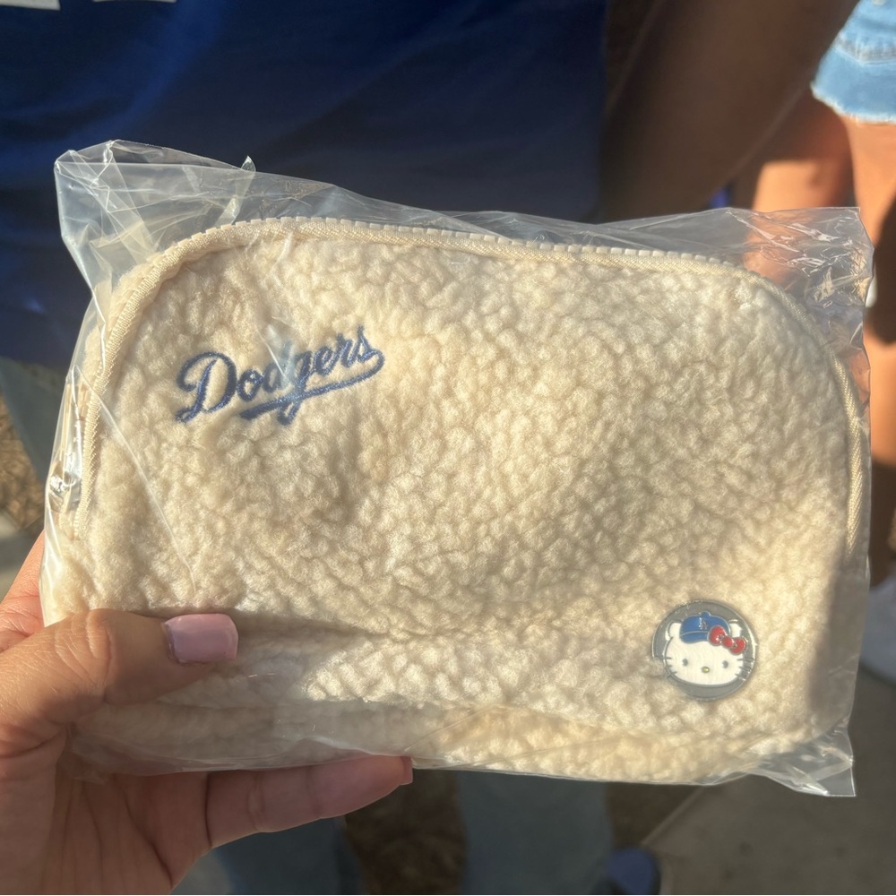 Dodgers x Hellokitty bag 2024 1 only